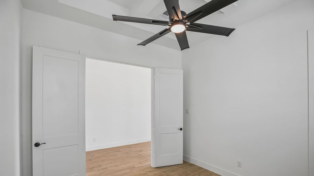 Spacious, unfurnished interior of a new home in Riceland 60',65',70', Mont Belvieu (Image 35).