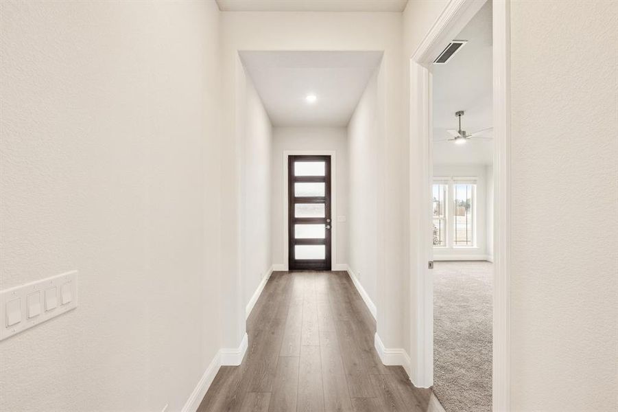 Spacious, unfurnished interior of a new home in Ridgepoint, Midlothian (Image 18).