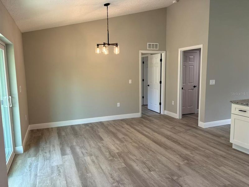 Spacious, unfurnished interior of a new home in , Dunnellon (Image 21).