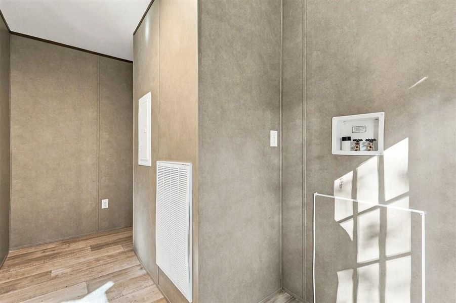 Spacious, unfurnished interior of a new home in , Dawsonville (Image 12).