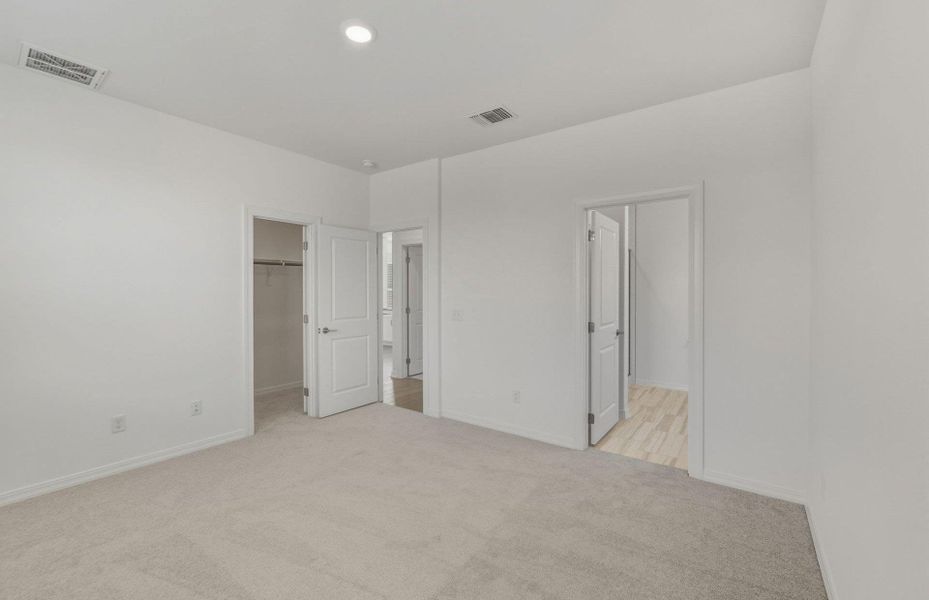 Spacious, unfurnished interior of a new home in Crosswinds, Kyle (Image 16).