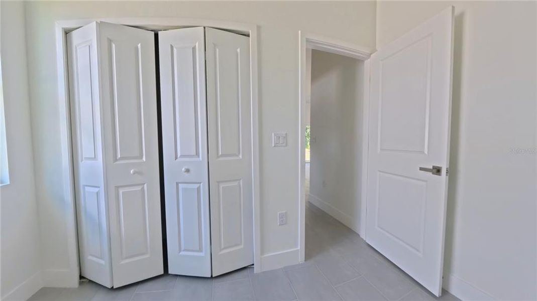 Spacious, unfurnished interior of a new home in , Dunnellon (Image 37).