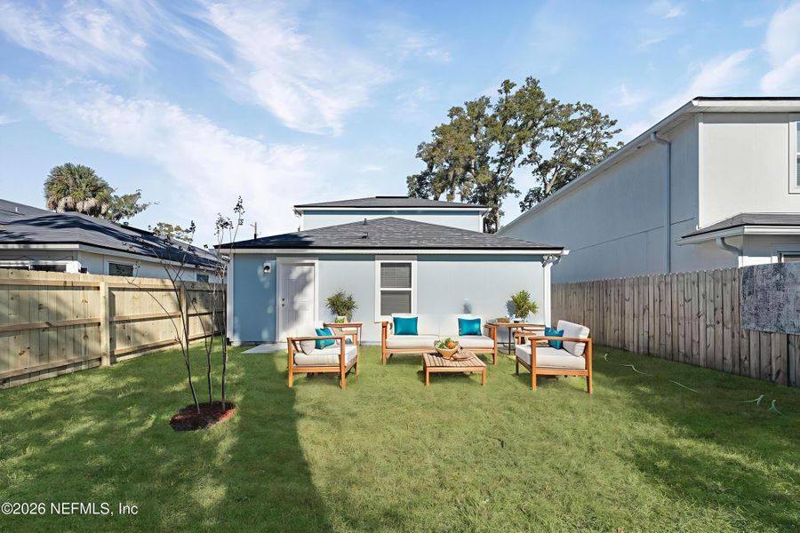 Exterior details and patio area of a home in , Jacksonville (Image 3).