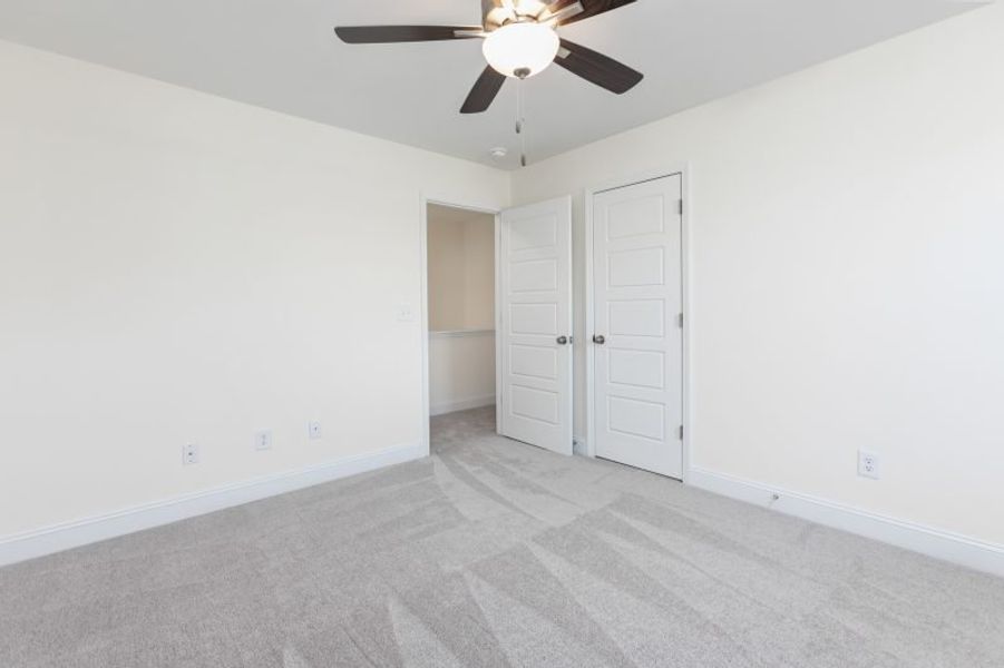 Spacious, unfurnished interior of a new home in Avondale, Greensboro (Image 25).