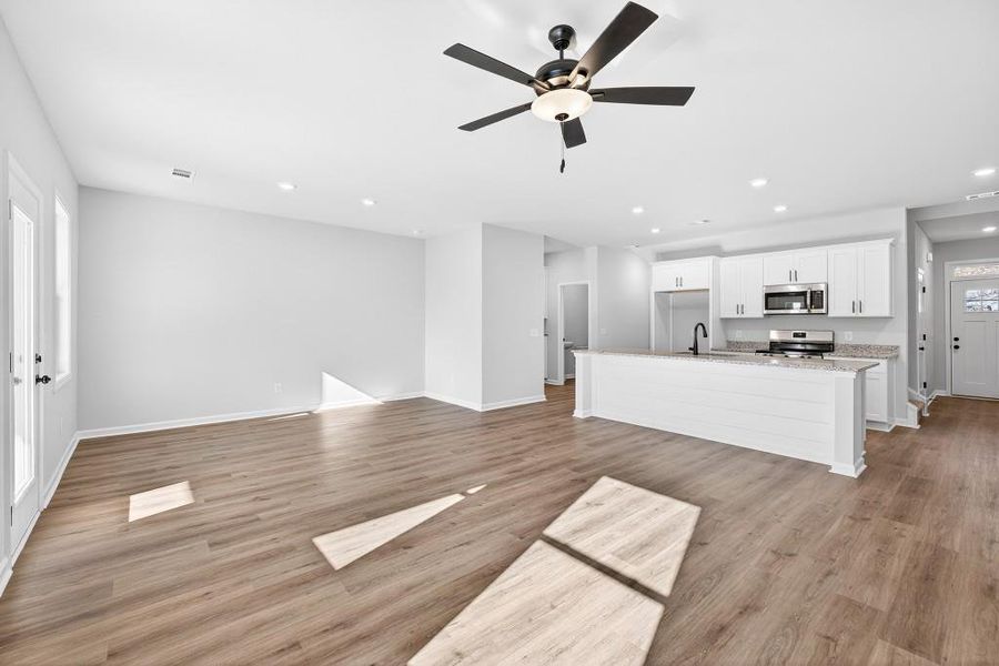 Spacious, unfurnished interior of a new home in , Commerce (Image 22).