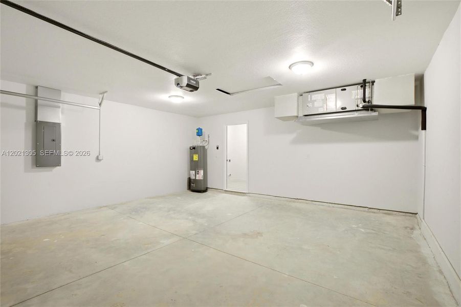 Spacious, unfurnished interior of a new home in , Avon Park (Image 34). Spacious, unfurnished interior of a new home in , Avon Park (Image 34).