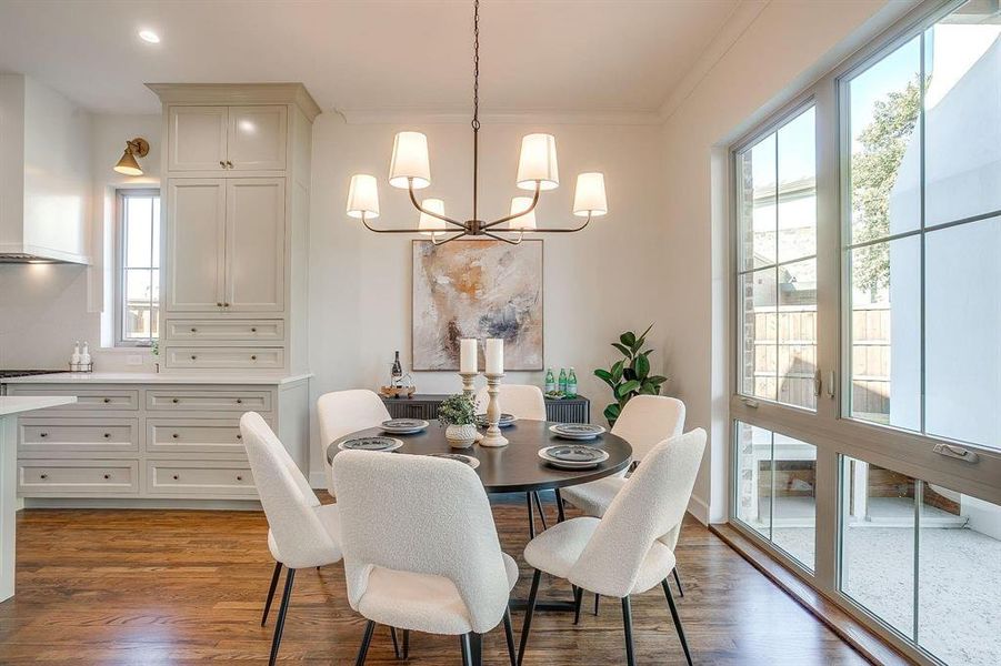Furnished interior view inside a new home in , Grapevine (Image 10).
