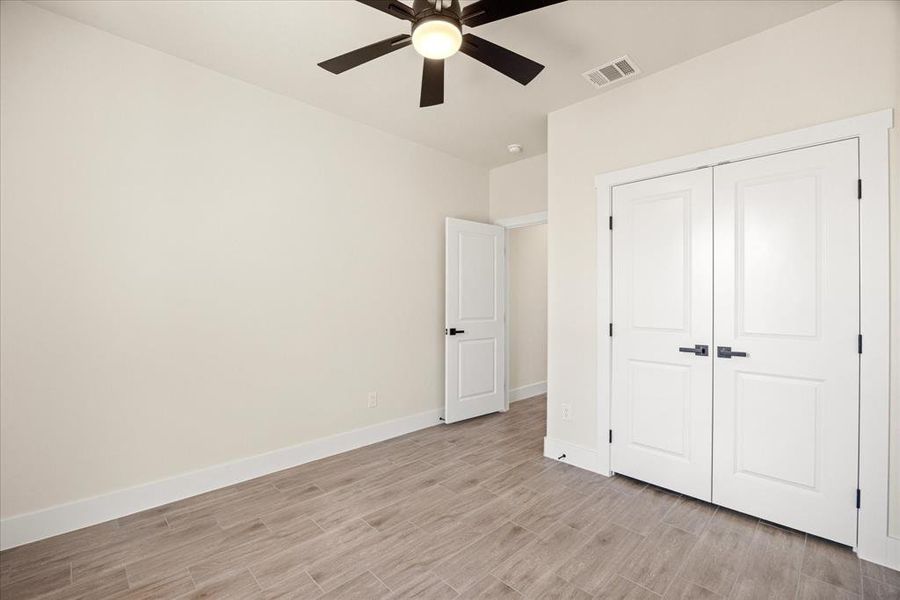 Spacious, unfurnished interior of a new home in , Granbury (Image 17). Spacious, unfurnished interior of a new home in , Granbury (Image 17).