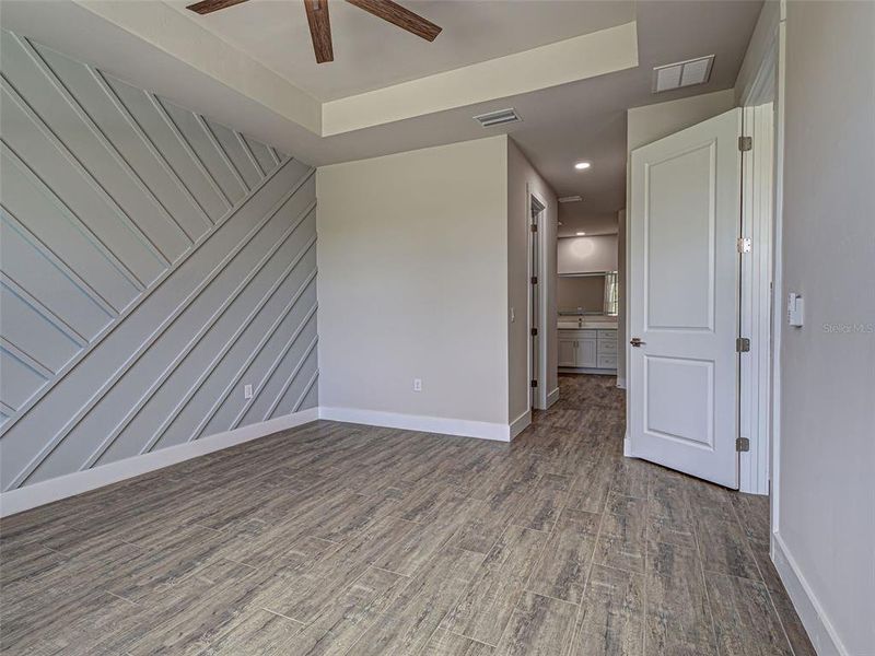 Spacious, unfurnished interior of a new home in , Port Charlotte (Image 33).