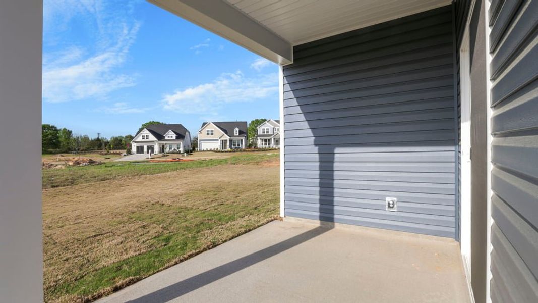 Exterior details and patio area of a home in Woodglen, Piedmont (Image 22).