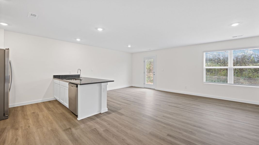 Spacious, unfurnished interior of a new home in Timber Creek, Rossville (Image 20).