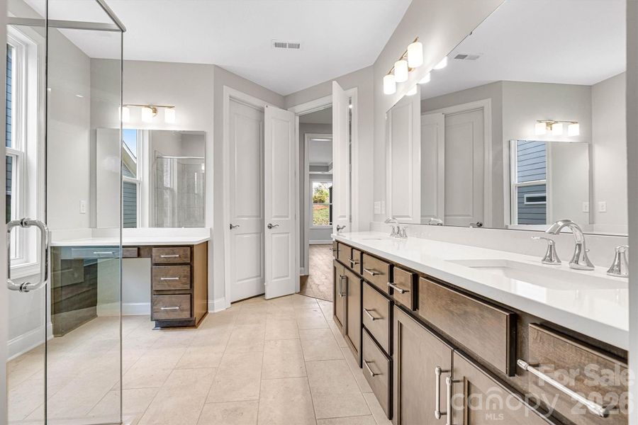Furnished interior view inside a new home in Cresswind Charlotte, Charlotte (Image 10).