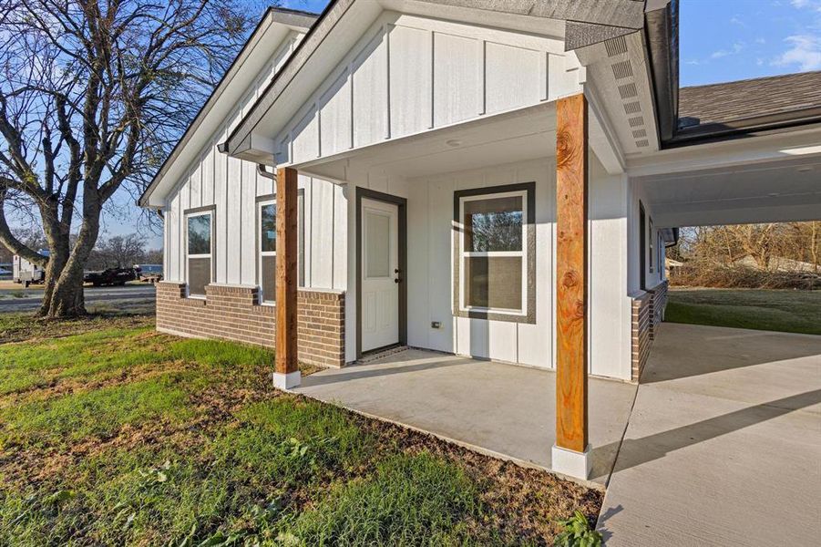Exterior details and patio area of a home in , Dodd City (Image 16).