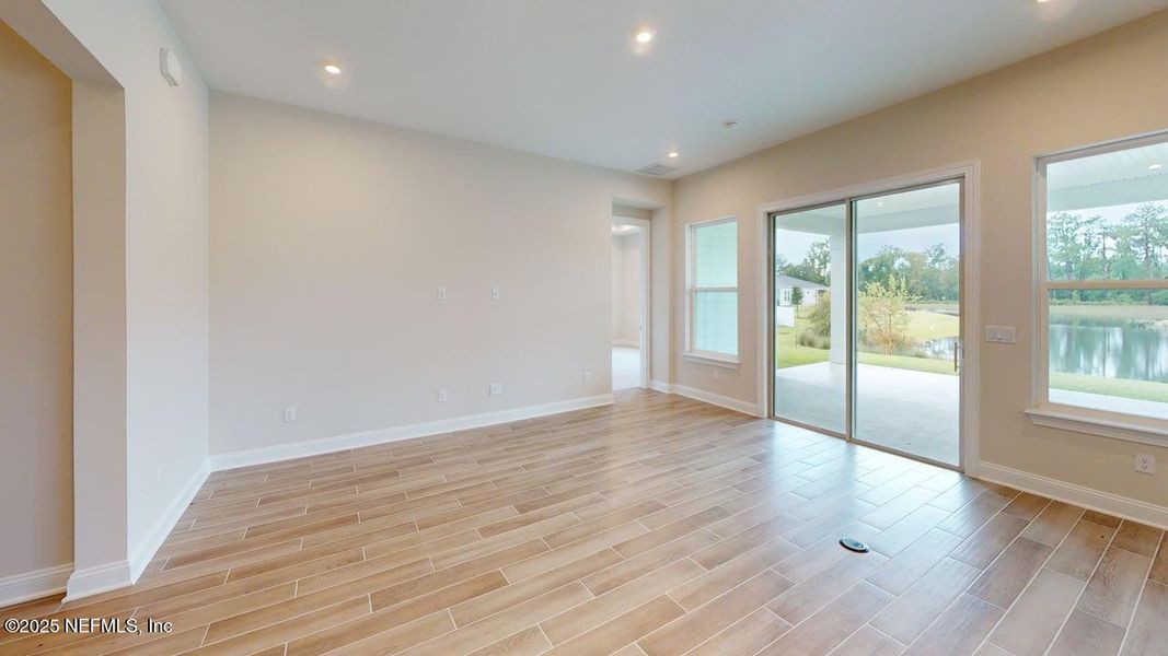 Spacious, unfurnished interior of a new home in RiverTown - Ravines, St. Johns (Image 21).