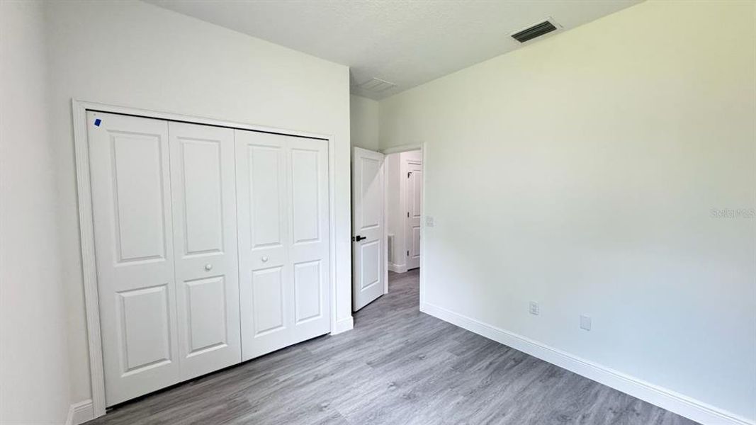 Spacious, unfurnished interior of a new home in , Citrus Springs (Image 23).