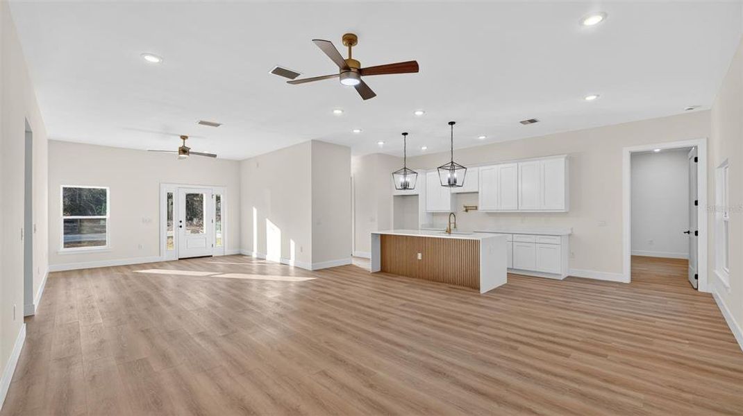Spacious, unfurnished interior of a new home in , Debary (Image 26).