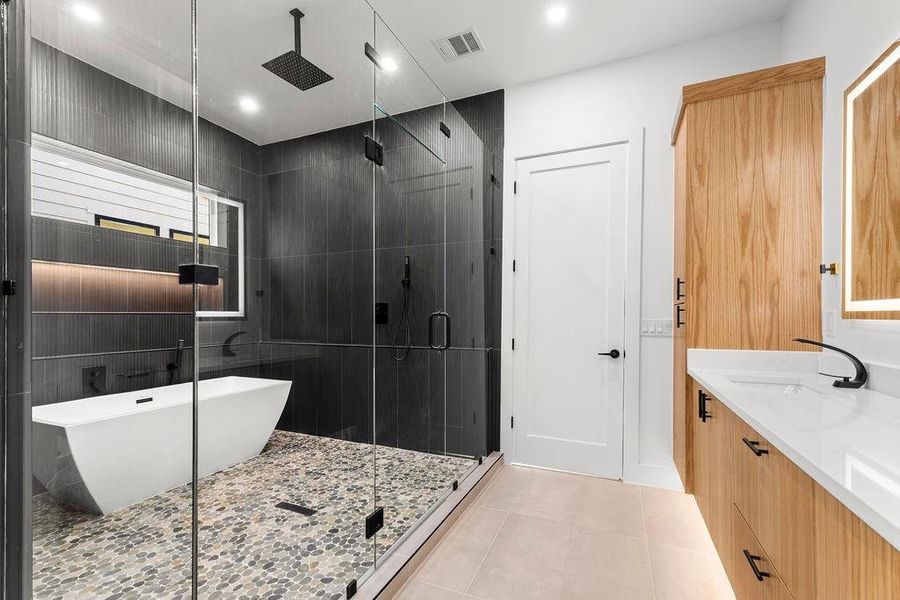 Furnished interior view inside a new home in , Dallas (Image 9).