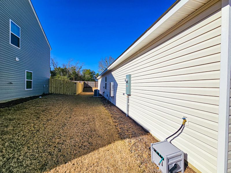 Exterior details and patio area of a home in , Columbia (Image 26).