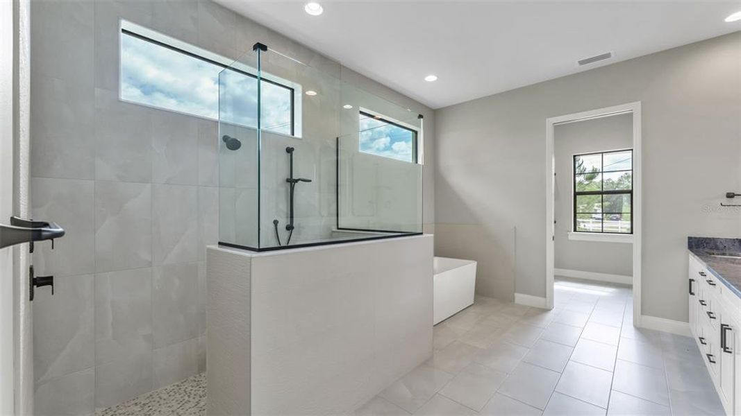 Furnished interior view inside a new home in , Lakeland (Image 18).