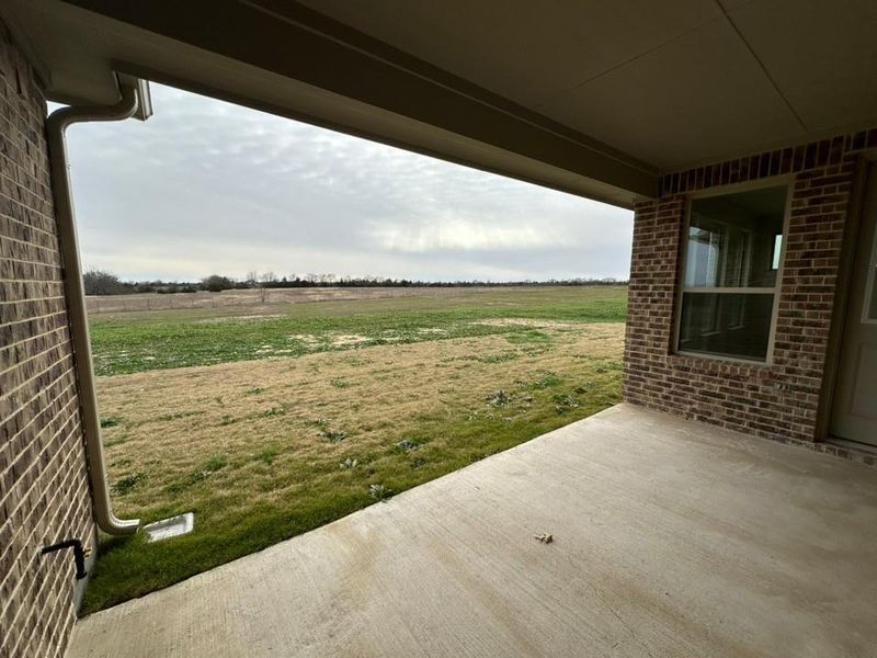 Exterior details and patio area of a home in Fannin Ranch, Leonard (Image 3).