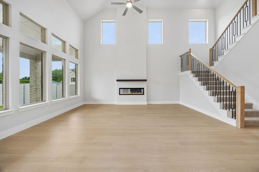 Spacious, unfurnished interior of a new home in Painted Tree Lakeside, McKinney (Image 20).