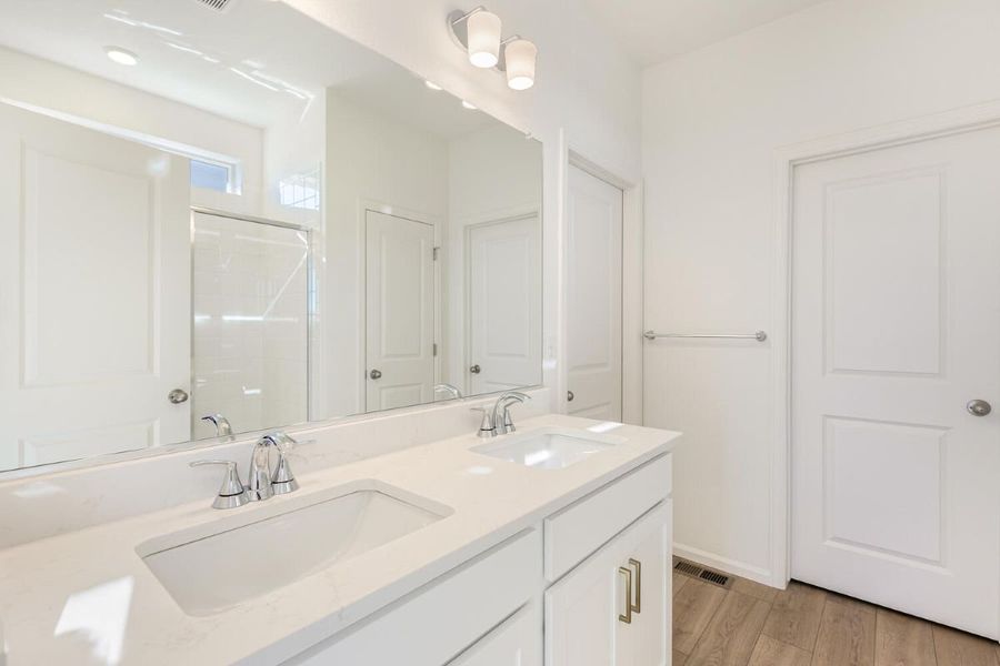 Furnished interior view inside a new home in Murphy Creek Reserve, Aurora (Image 11).