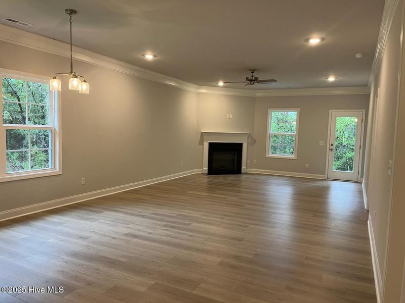 Spacious, unfurnished interior of a new home in Palmetto Creek, Bolivia (Image 19).