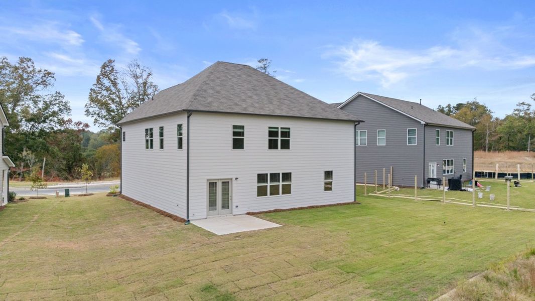 Representative exterior details of a home built from the HALTON by D.R. Horton in Lost Creek, Dallas (Image 26).