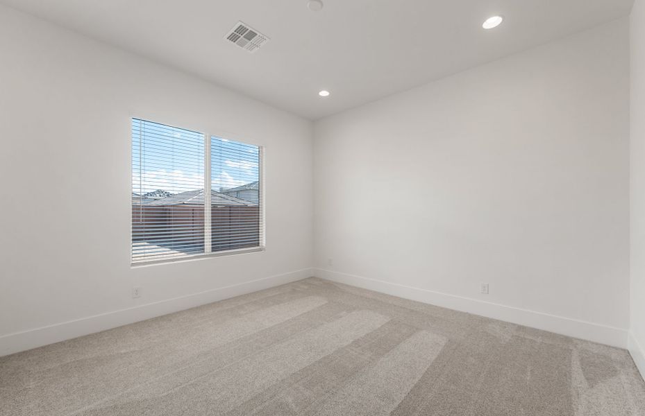 Spacious, unfurnished interior of a new home in Upper Canyon, Phoenix (Image 21).