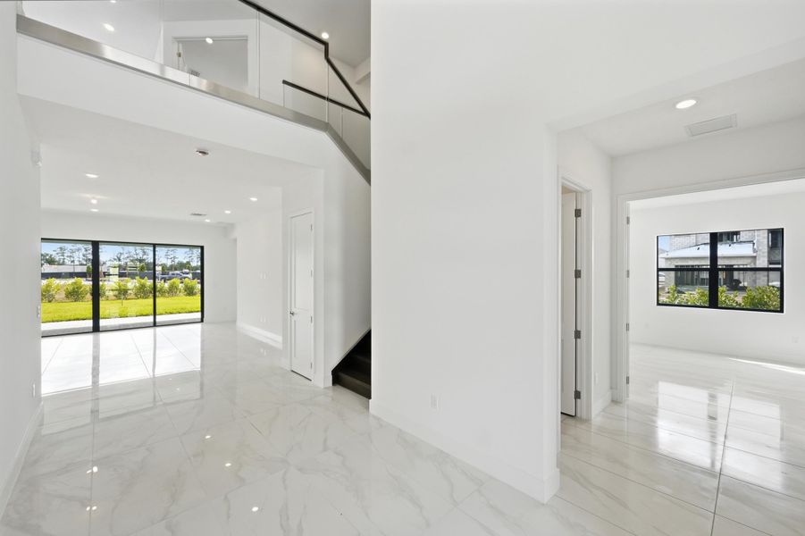 57-print-10140-royal-ascot-avenue