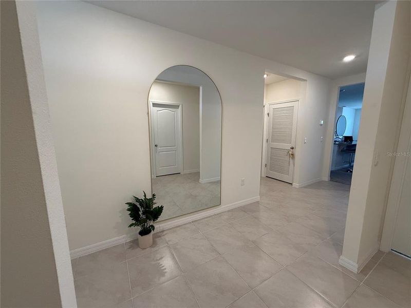 Spacious, unfurnished interior of a new home in Cypress Park Estates, Haines City (Image 24).