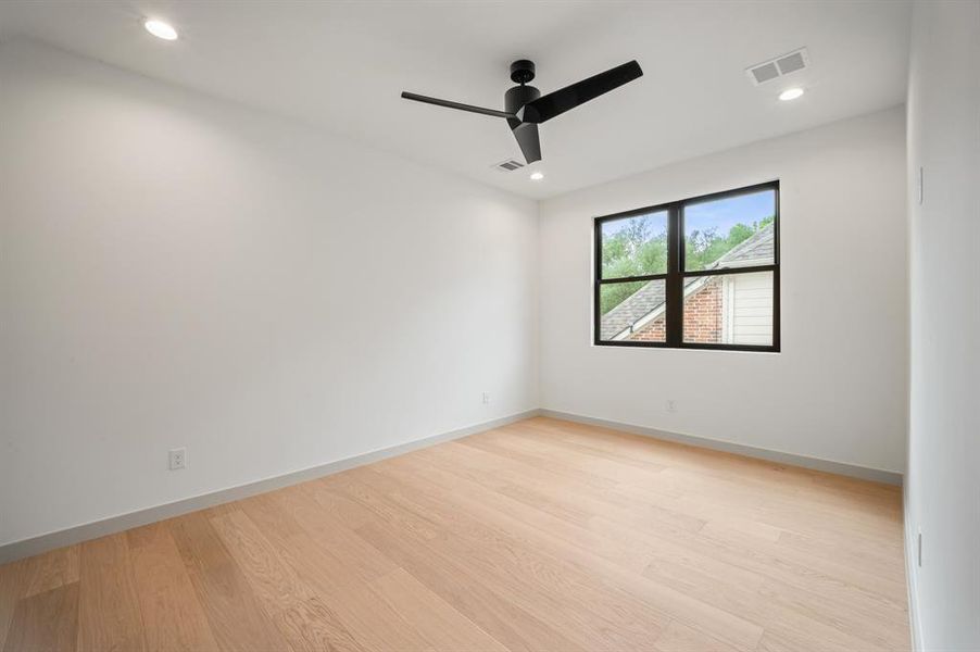 Spacious, unfurnished interior of a new home in , Dallas (Image 23).
