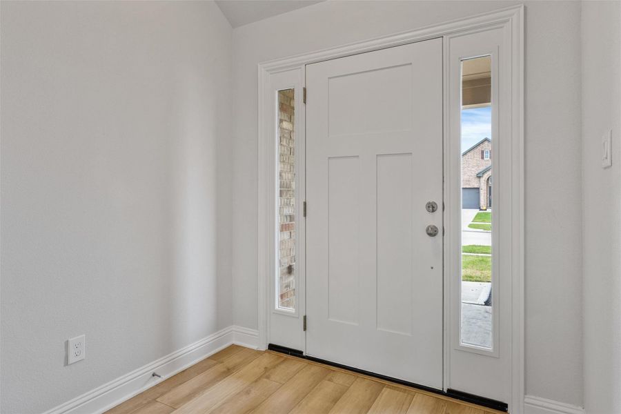 Spacious, unfurnished interior of a new home in Lago Mar, Galveston (Image 22).