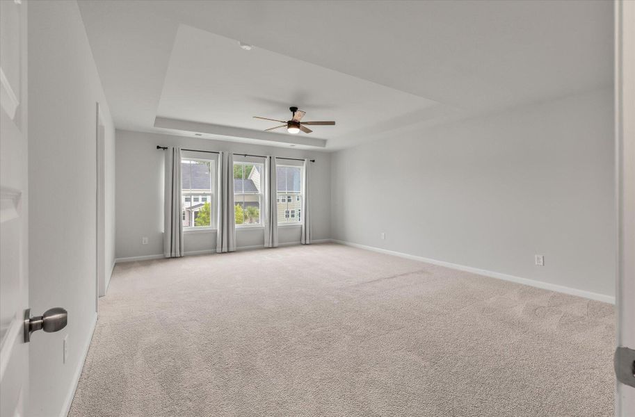 Spacious, unfurnished interior of a new home in Sweetgrass at Summers Corner, Summerville (Image 49).