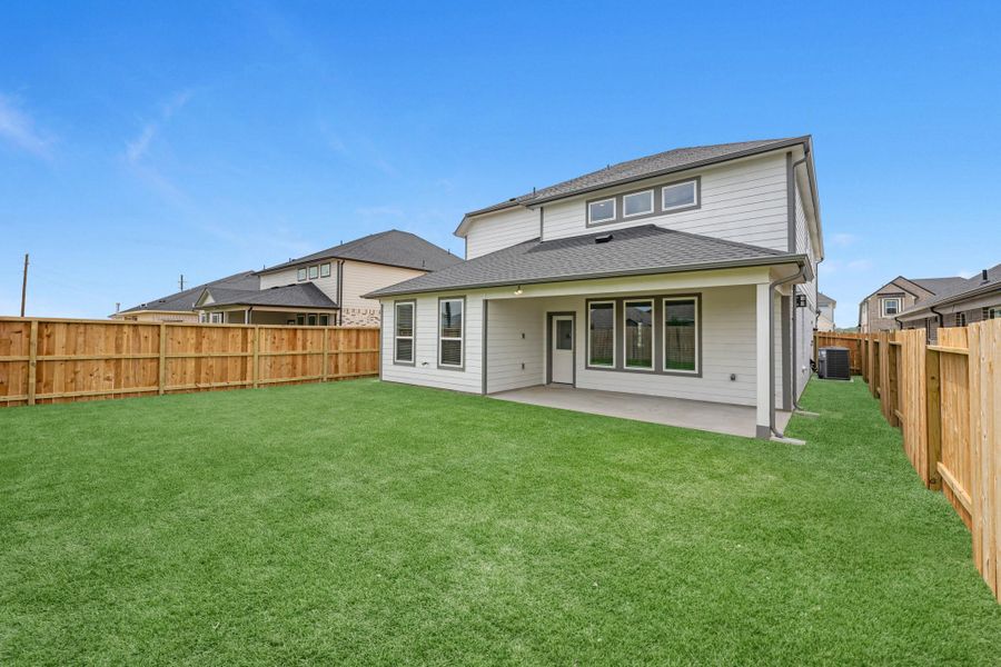 Exterior details and patio area of a home in Grand Mason Crossing, Katy (Image 4).