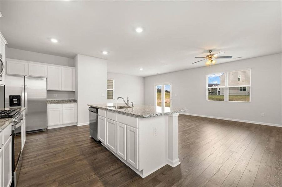 Spacious, unfurnished interior of a new home in Shoal Creek, Hampton (Image 25).