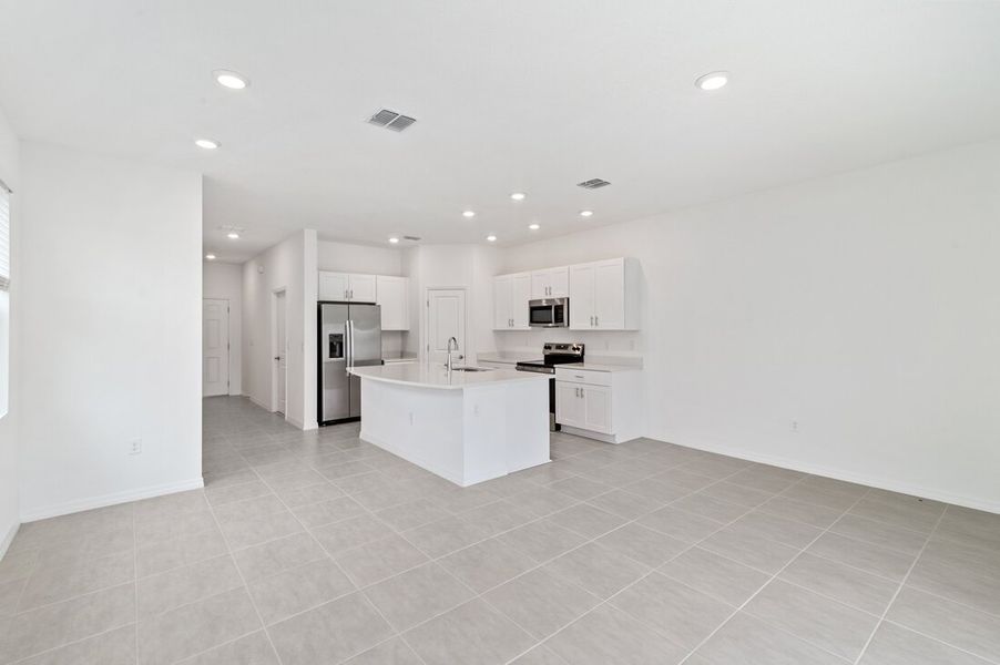 Furnished interior view inside a new home in Waterstone Townhomes, Groveland (Image 7). Furnished interior view inside a new home in Waterstone Townhomes, Groveland (Image 7).