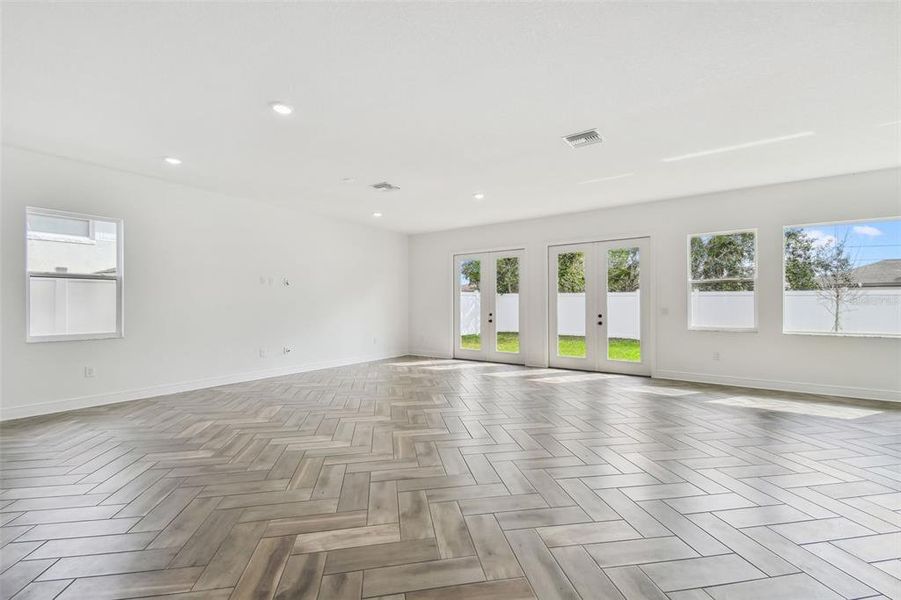 Spacious, unfurnished interior of a new home in City of Tampa, Tampa (Image 70). Spacious, unfurnished interior of a new home in City of Tampa, Tampa (Image 70).