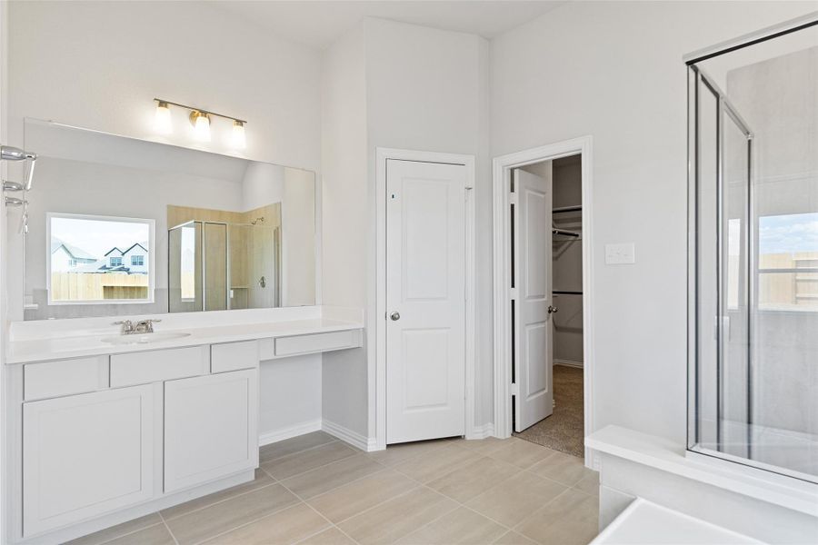 Furnished interior view inside a new home in Oakwood Estates, Waller (Image 8).