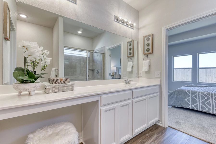 Representative furnished interior of a home built from the Buchanan by Ashton Woods in Meadows at Hennersby Hollow 40's, San Antonio (Image 38). Representative furnished interior of a home built from the Buchanan by Ashton Woods in Meadows at Hennersby Hollow 40's, San Antonio (Image 38).