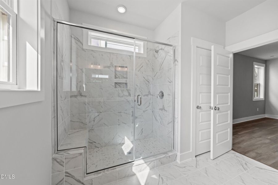 Main Bath - Yin & Yang Interior