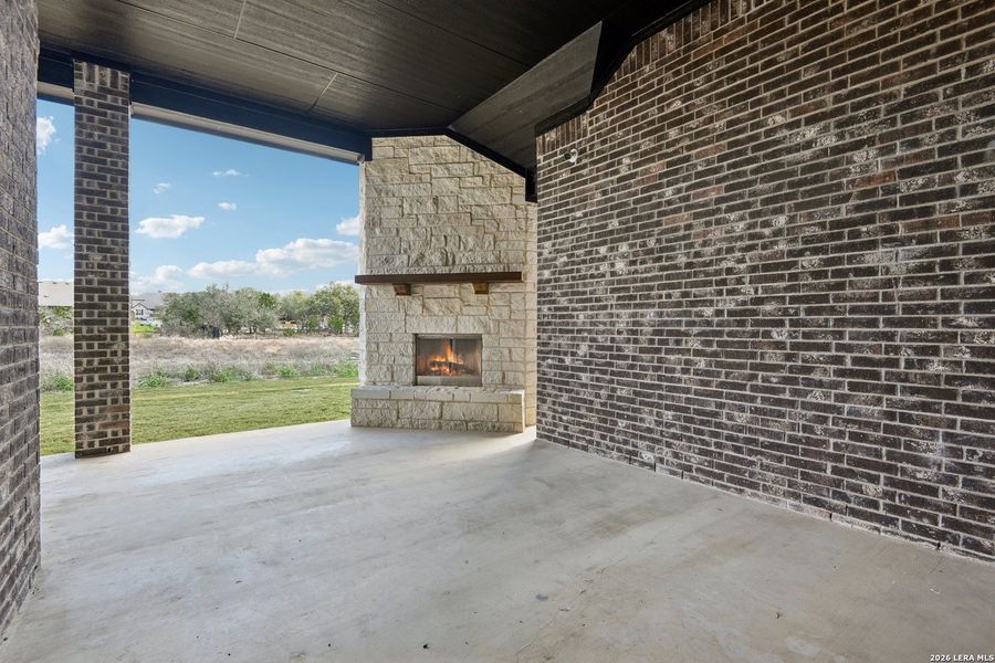 Exterior details and patio area of a home in Waldsanger, New Braunfels (Image 3).