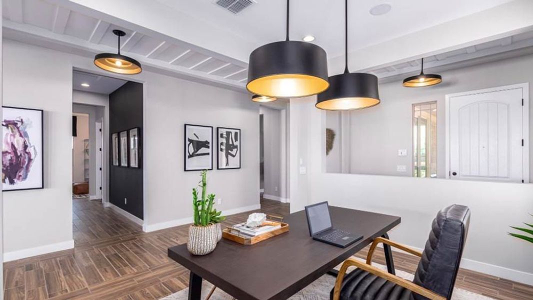 Representative furnished interior of a home built from the Windsor by Taylor Morrison in Legado Landmark Collection, Queen Creek (Image 51).