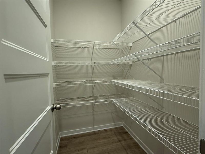 Spacious, unfurnished interior of a new home in Ponderosa Farms Manor, Gainesville (Image 31).