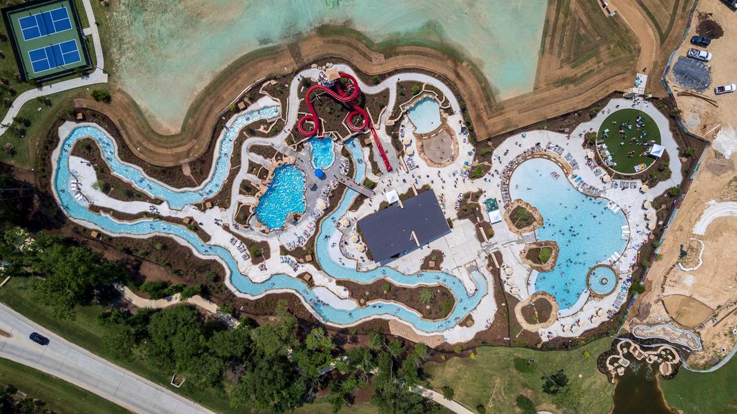 Community amenities in The Highlands 45', Porter (Image 26).