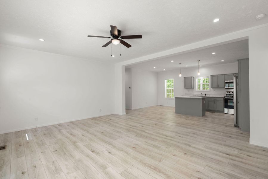 Spacious, unfurnished interior of a new home in , Cottageville (Image 26).