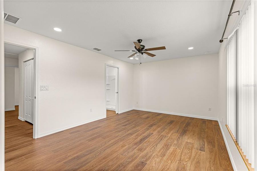 Spacious, unfurnished interior of a new home in , Ocala (Image 37).