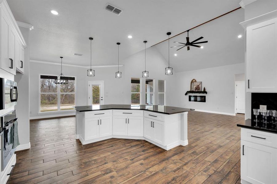 Furnished interior view inside a new home in , Waxahachie (Image 5).