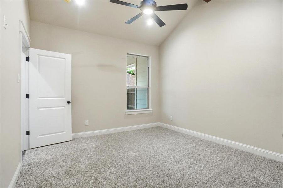 Spacious, unfurnished interior of a new home in , Weatherford (Image 11).