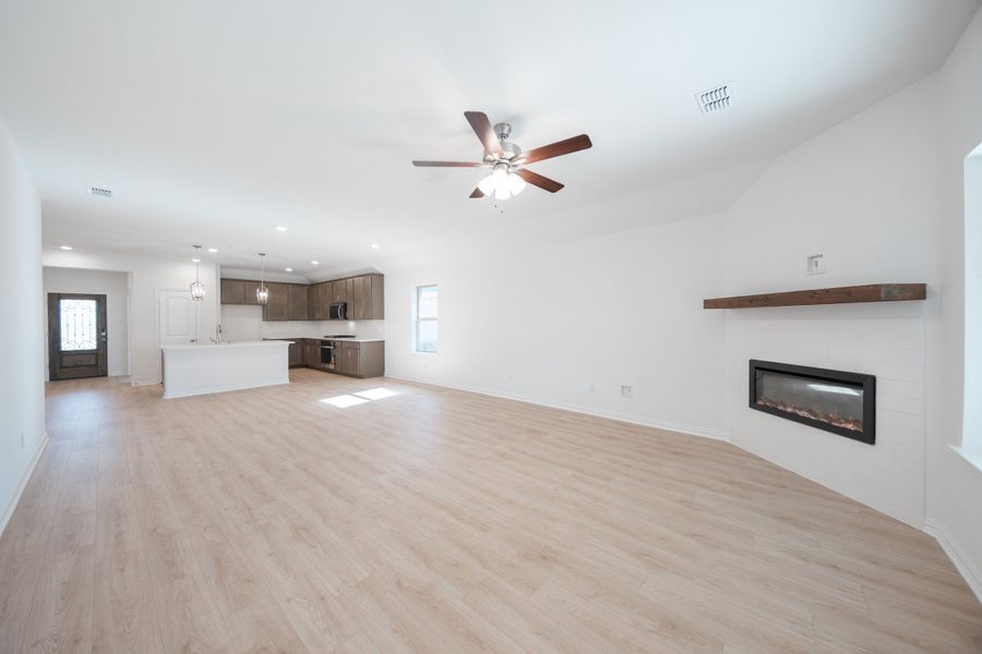 Spacious, unfurnished interior of a new home in Verandah, Royse City (Image 12). Spacious, unfurnished interior of a new home in Verandah, Royse City (Image 12).